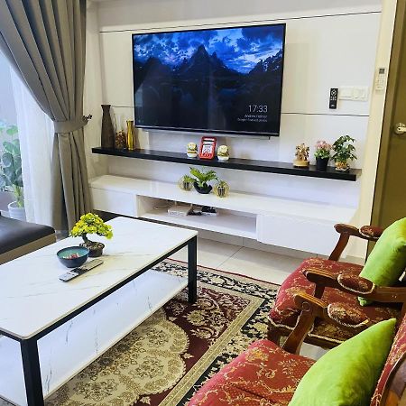 Mines Astetica Lake View Condo Seri Kembangan V1 Eksteriør billede