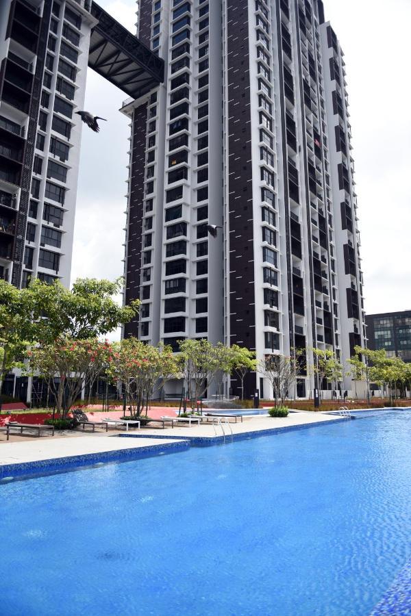 Mines Astetica Lake View Condo Seri Kembangan V1 Eksteriør billede