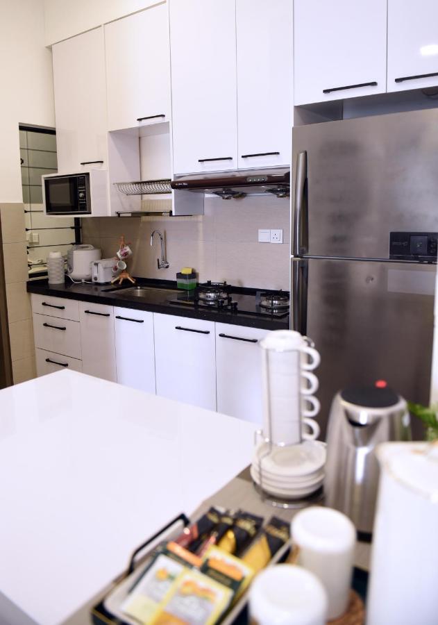 Mines Astetica Lake View Condo Seri Kembangan V1 Eksteriør billede