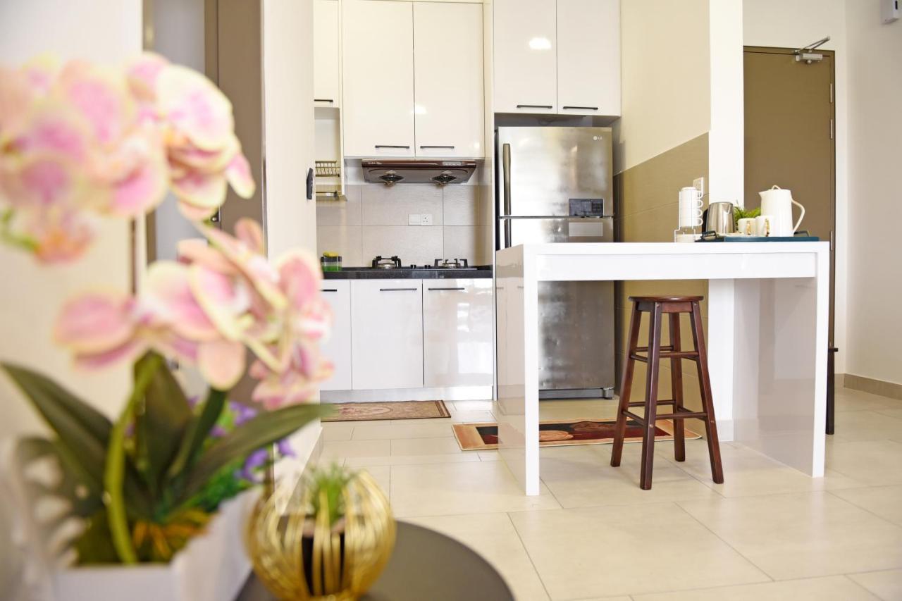 Mines Astetica Lake View Condo Seri Kembangan V1 Eksteriør billede