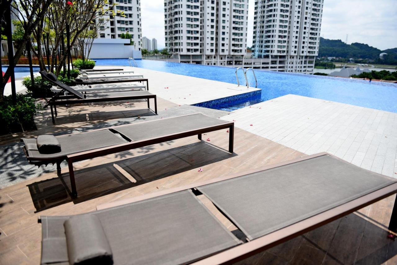Mines Astetica Lake View Condo Seri Kembangan V1 Eksteriør billede