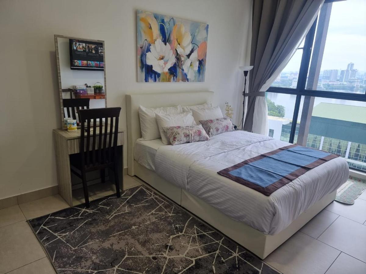 Mines Astetica Lake View Condo Seri Kembangan V1 Eksteriør billede