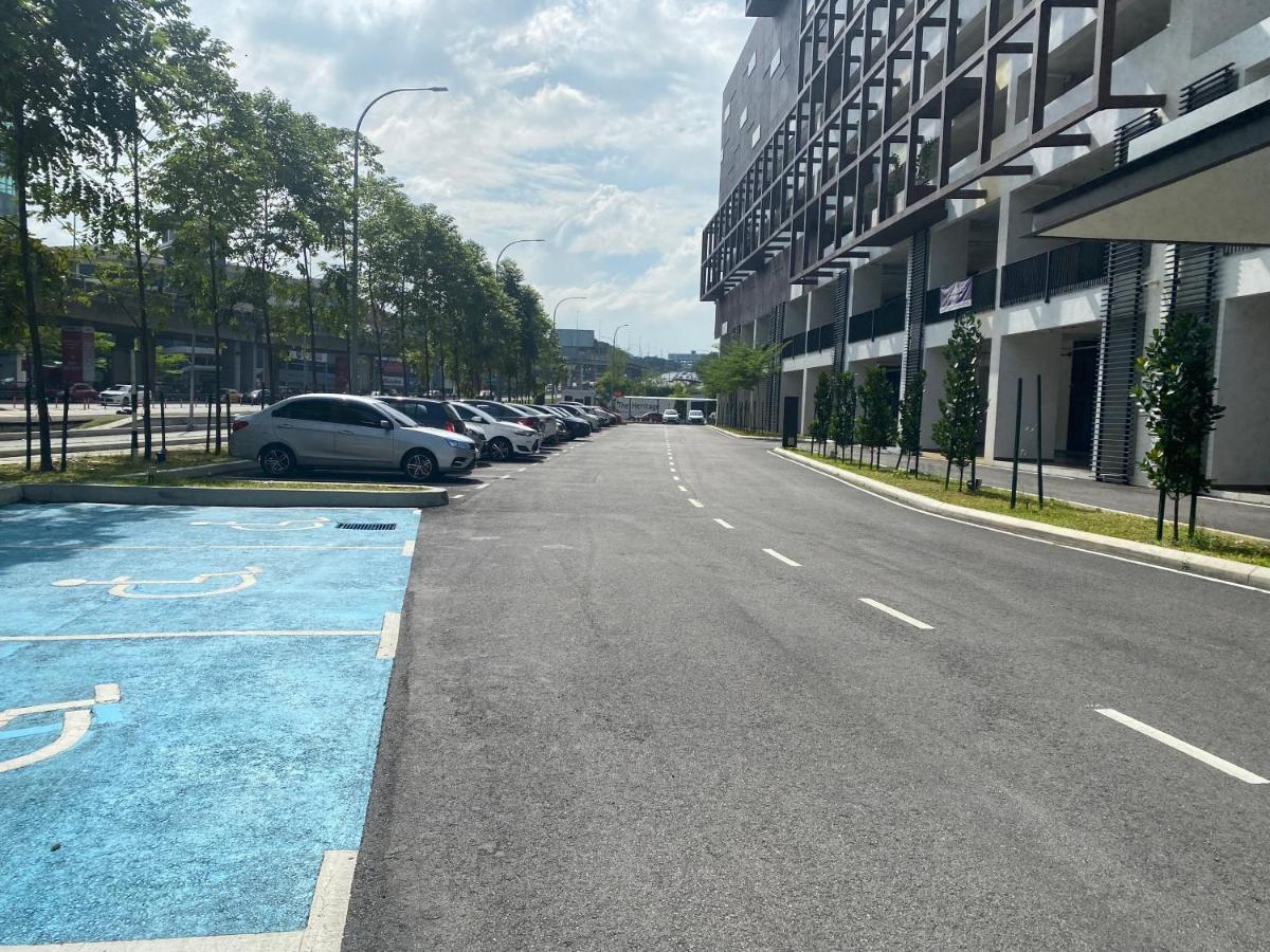 Mines Astetica Lake View Condo Seri Kembangan V1 Eksteriør billede