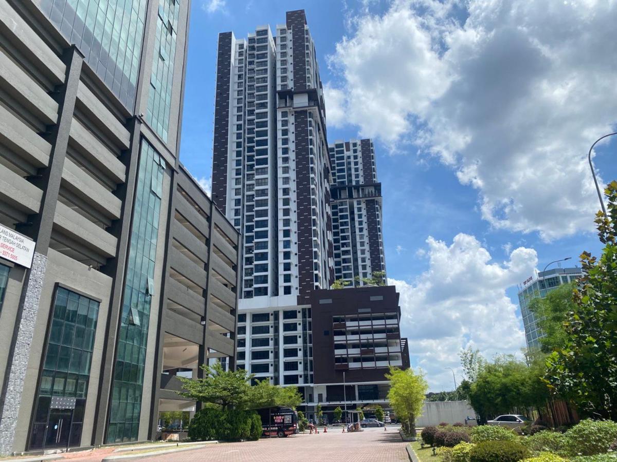 Mines Astetica Lake View Condo Seri Kembangan V1 Eksteriør billede